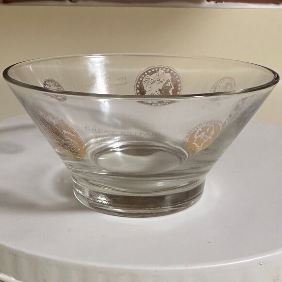 Clear Glass Bowl with Gold Accents - Picture 5 of 16